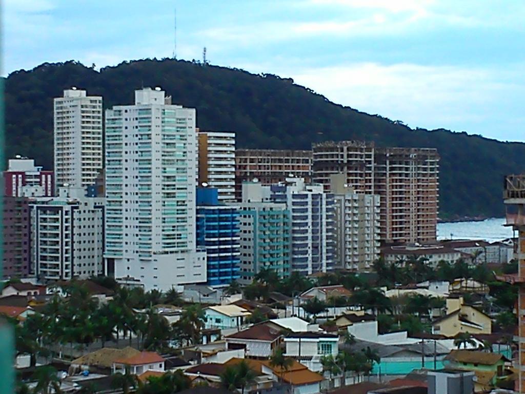 Apartamento No Canto Do Forte, Wi-Fi, Estacionamento Gratuito E Churrasqueira プライア・グランデ エクステリア 写真